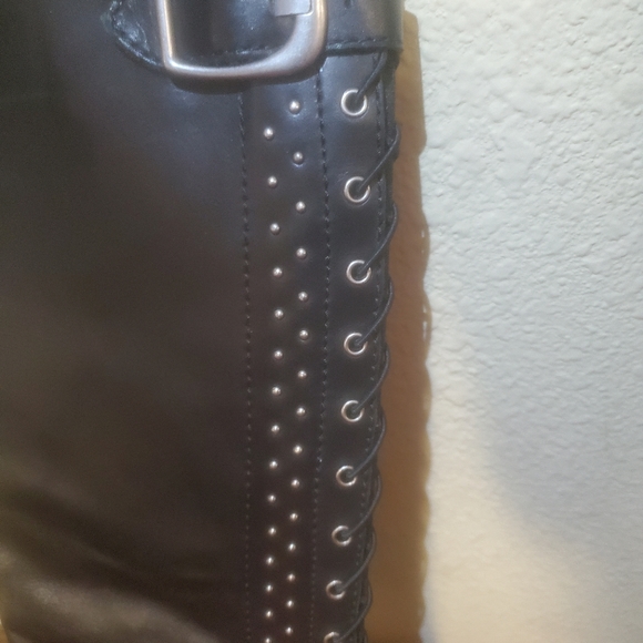 Tall black boots - Picture 2 of 7